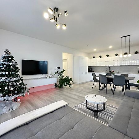 Klimatizovany Apartmanovy Dom S Virivkou, 9A Senec Exterior foto