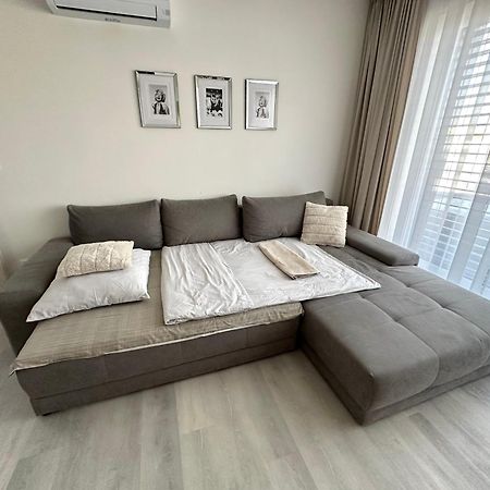Klimatizovany Apartmanovy Dom S Virivkou, 9A Senec Exterior foto