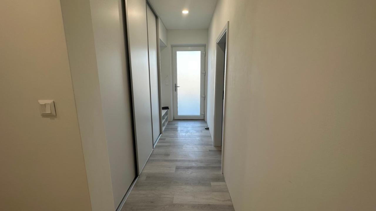 Klimatizovany Apartmanovy Dom S Virivkou, 9A Senec Exterior foto