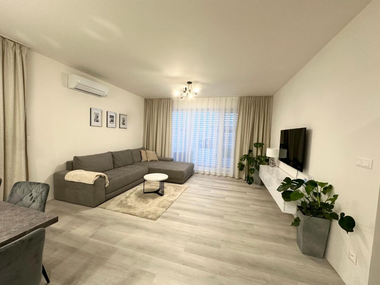 Klimatizovany Apartmanovy Dom S Virivkou, 9A Senec Exterior foto