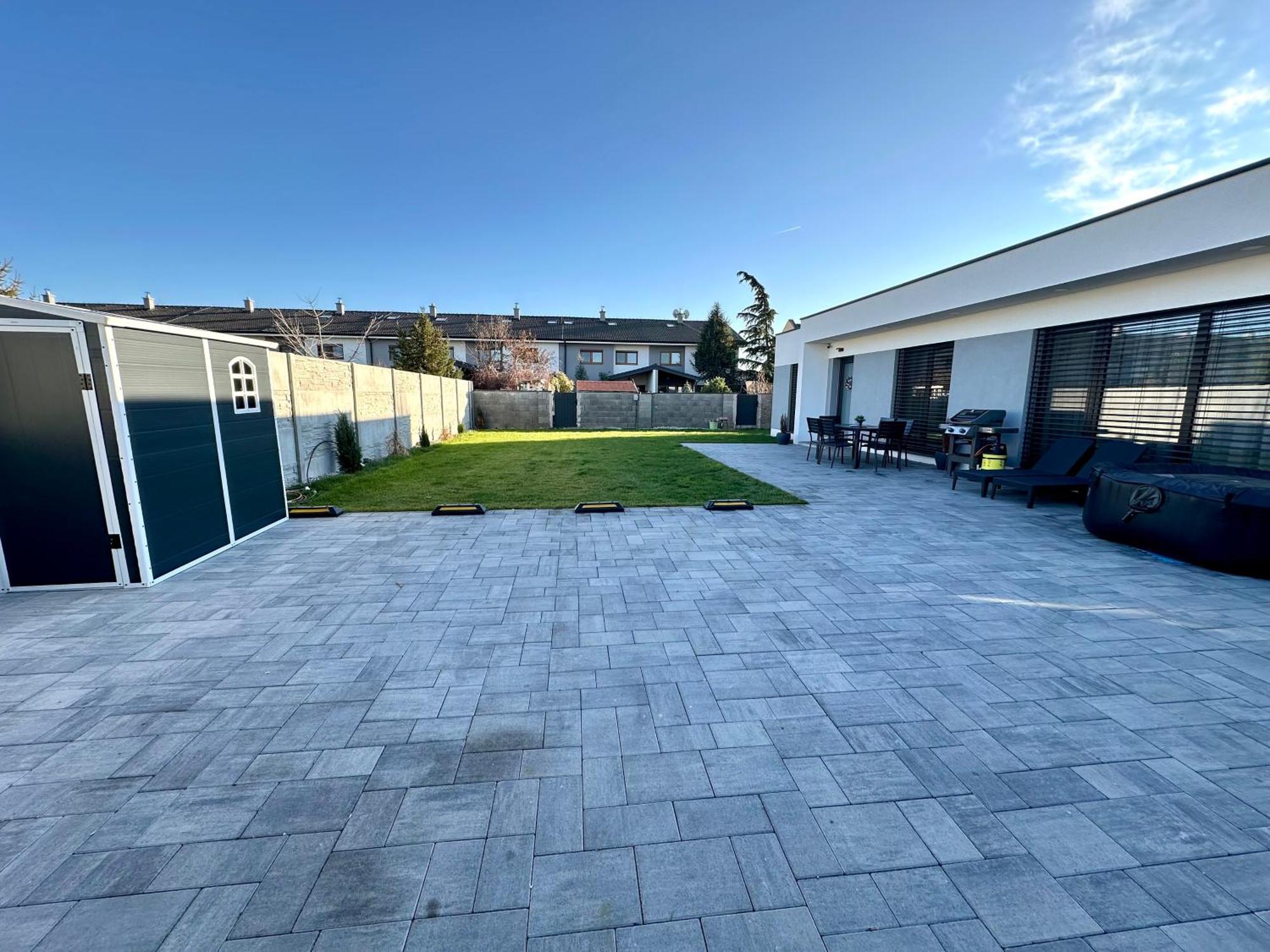 Klimatizovany Apartmanovy Dom S Virivkou, 9A Senec Exterior foto